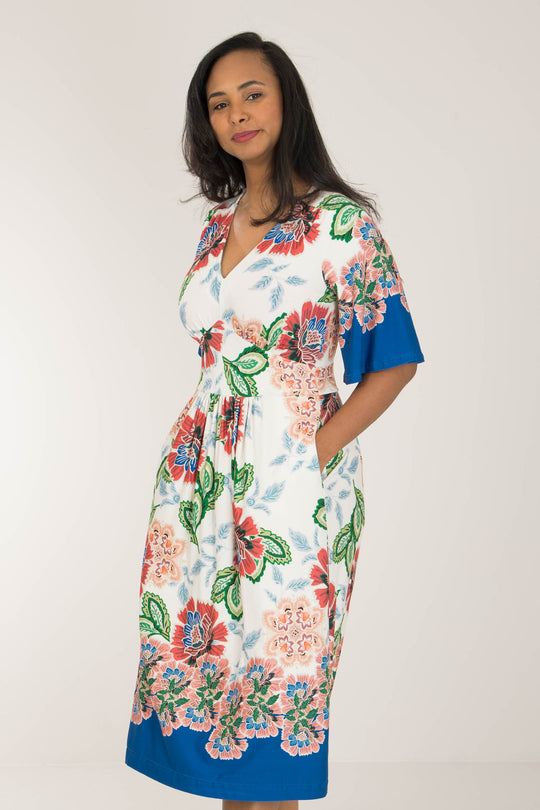 Nina bell sleeve printed short jersey dress - Blue - Mönstrad knälång klänning i trikå