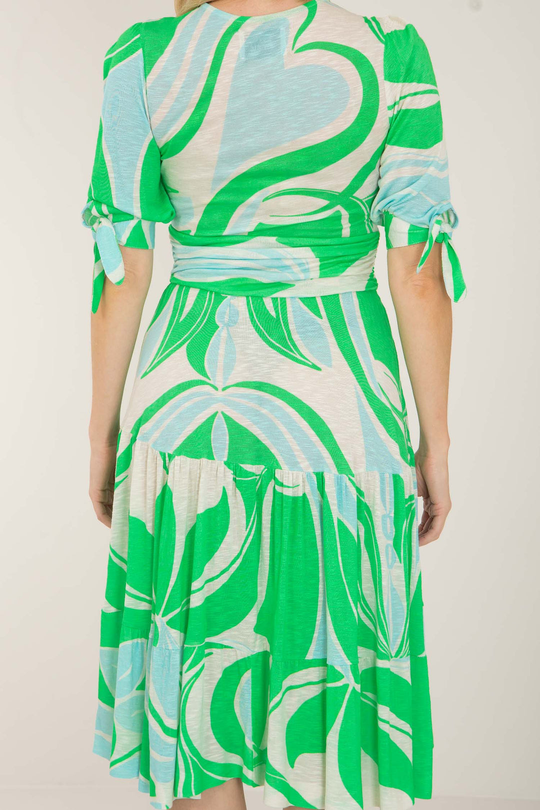 Flowy short jersey dress - Green - Mönstrad knälång trikåklänning