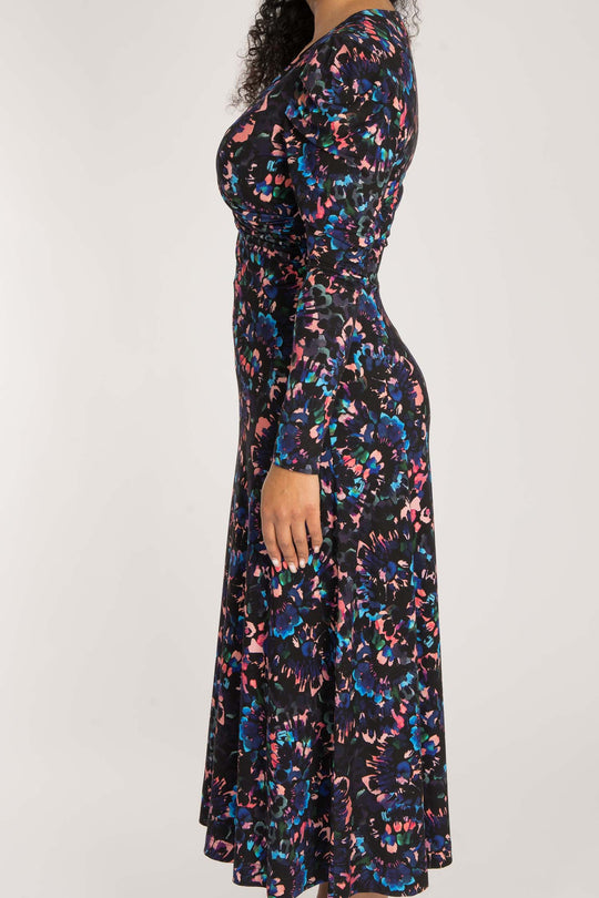 Closed wrap printed midi jersey dress - Blue-Pink - Mönstrad, vadlång klänning i stretchig trikå