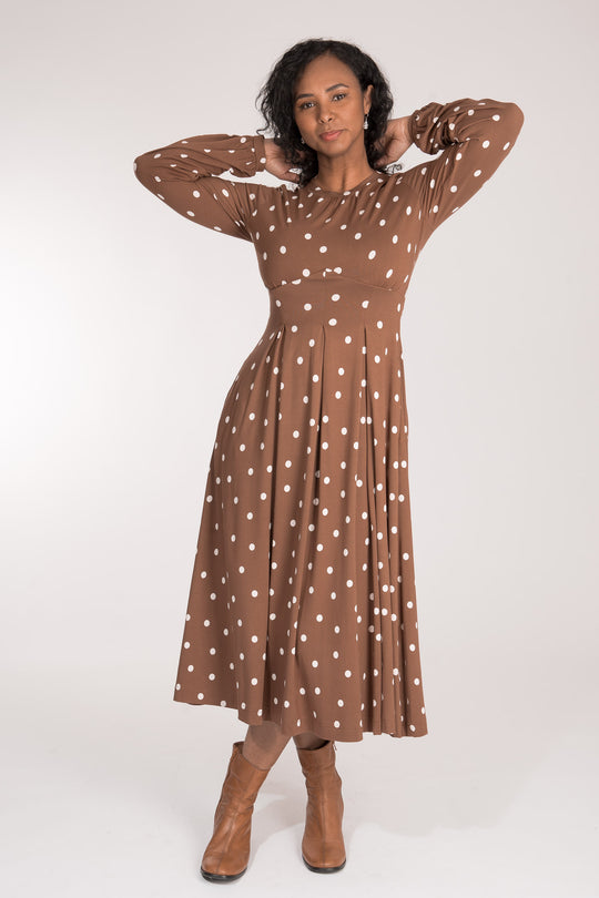 Pleated waist printed midi jersey dress - Brown dot - Mönstrad vadlång klänning i trikå