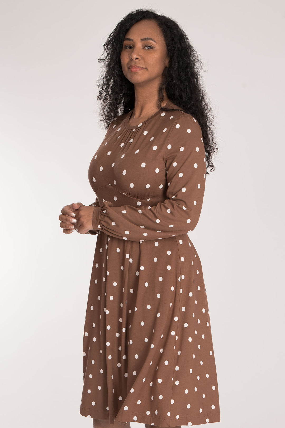 Pleated waist printed short jersey dress - Brown dot - Mönstrad knälång klänning i trikå