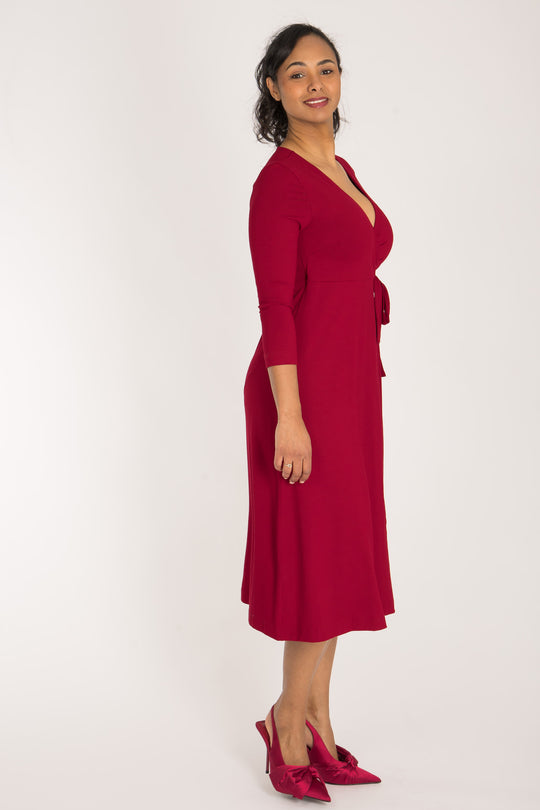 Loose fit midi wrap jersey dress - Red - Vadlång, omlottklänning i trikå