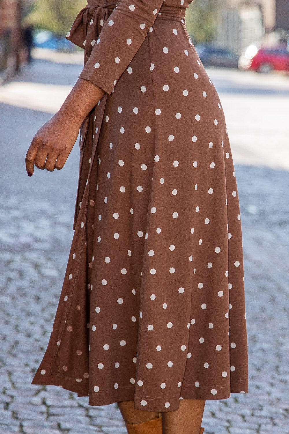 Bestie printed midi wrap jersey dress - Brown dot - Vadlång omlottklänning i trikå