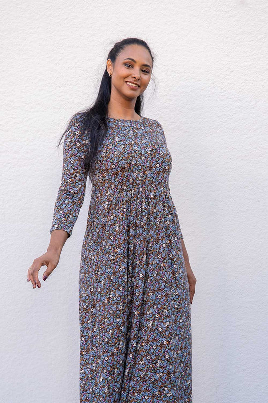 Ideal printed midi jersey dress - Brown flowers - Vadlång, mönstrad klänning i trikå