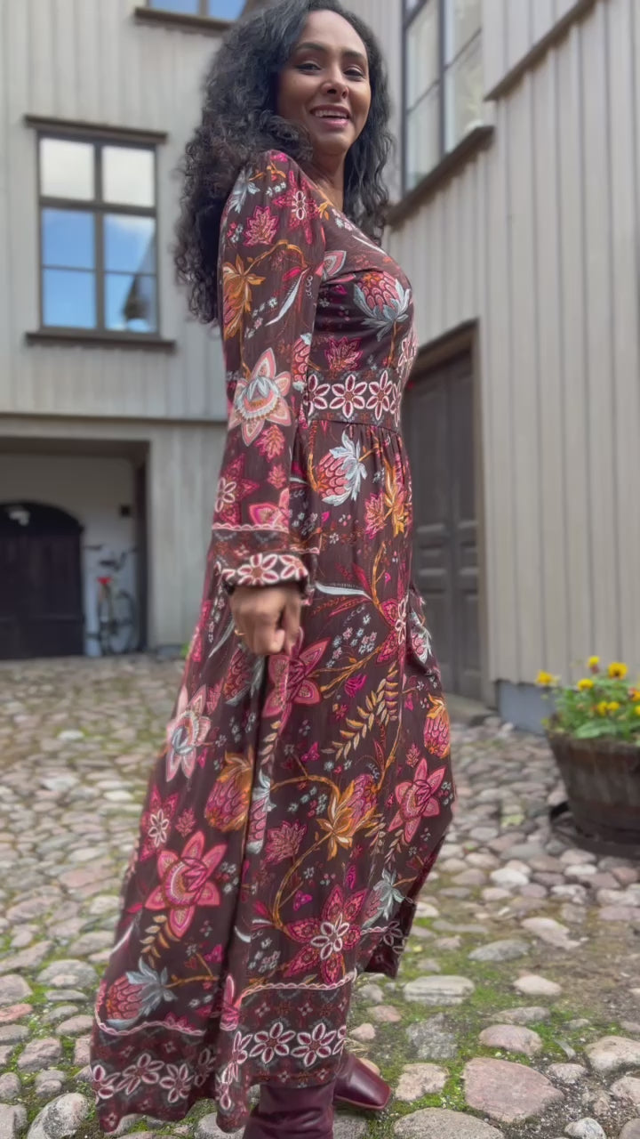 Pure boho midi jersey dress - Brown - Mönstrad vadlång trikåklänning