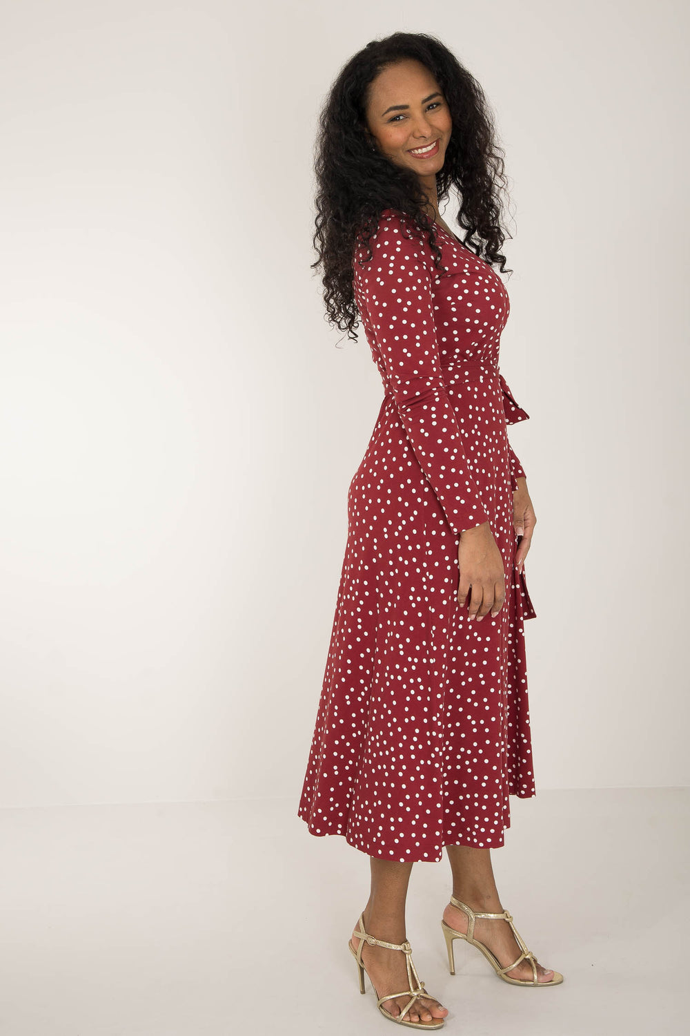 Bestie printed midi wrap jersey dress - Dark red dot - Vadlång, prickig omlottklänning i trikå